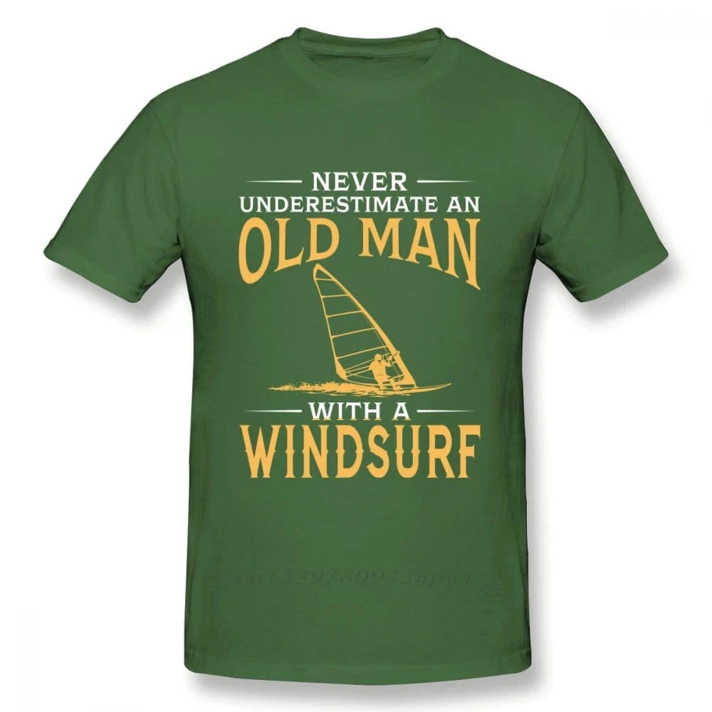 Never underestimate an Old Man Windsrufer T-Shirt Casual