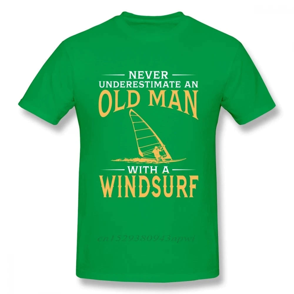 Never underestimate an Old Man Windsrufer T-Shirt Casual