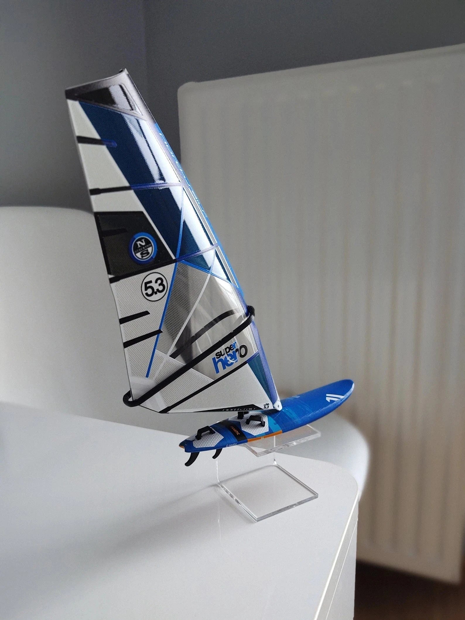 WindGiftModels Model Model Windsurfing Fanatic FreeWave TE 85L NortSail Superhero 5.3 Blue-White