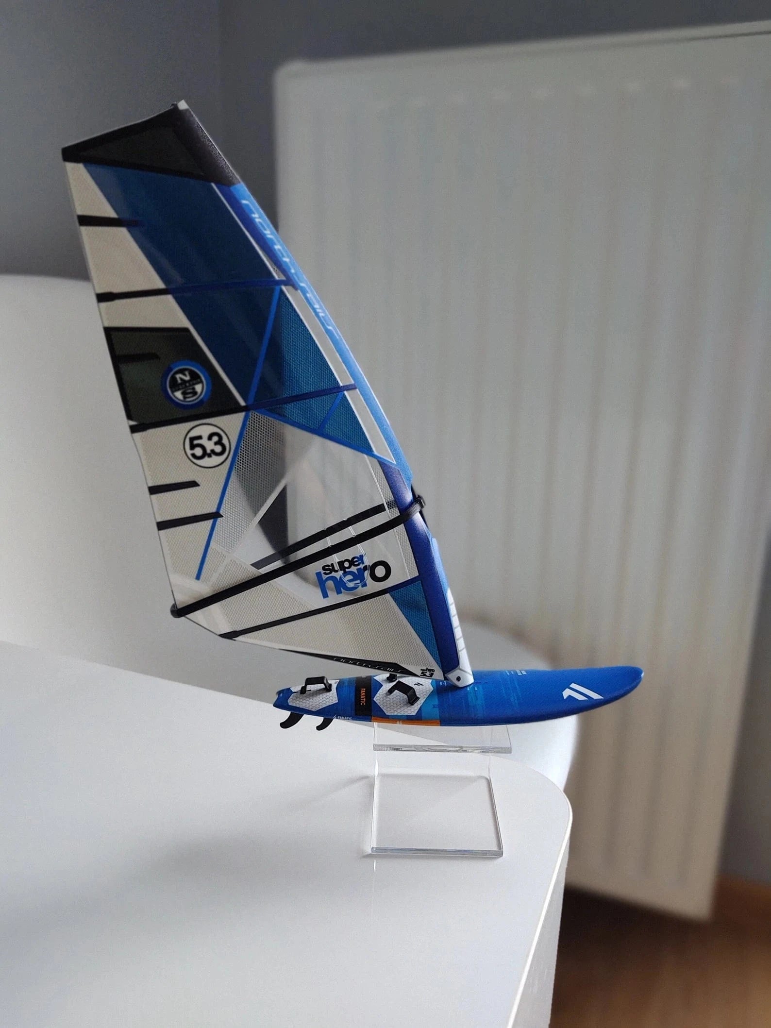 WindGiftModels Model Model Windsurfing Fanatic FreeWave TE 85L NortSail Superhero 5.3 Blue-White