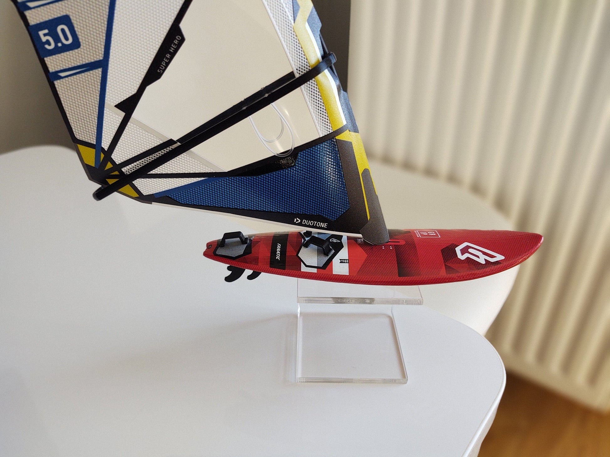 WindGiftModels Model Model Windsurfing Fanatic Grip Duotone SuperHero 1