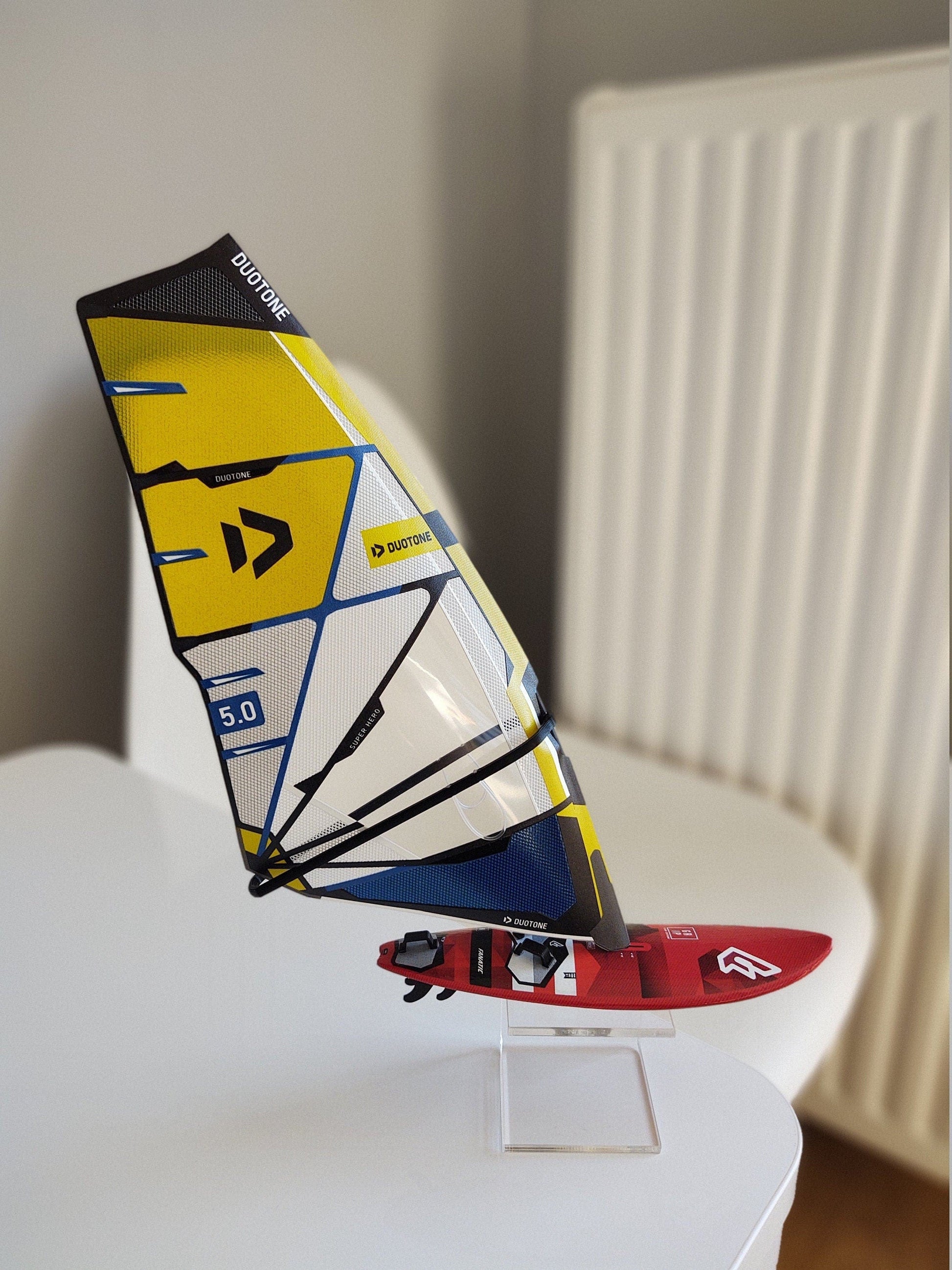 WindGiftModels Model Model Windsurfing Fanatic Grip Duotone SuperHero 1