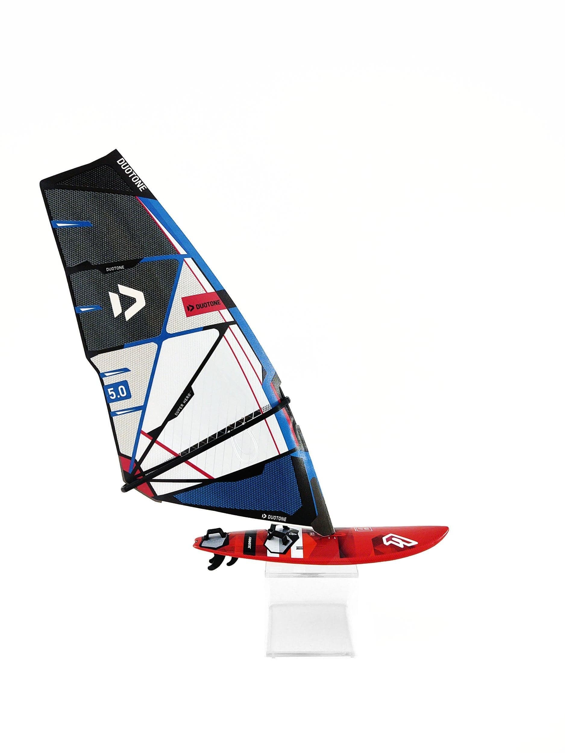 WindGiftModels Model Model Windsurfing Fanatic Grip Duotone SuperHero 2