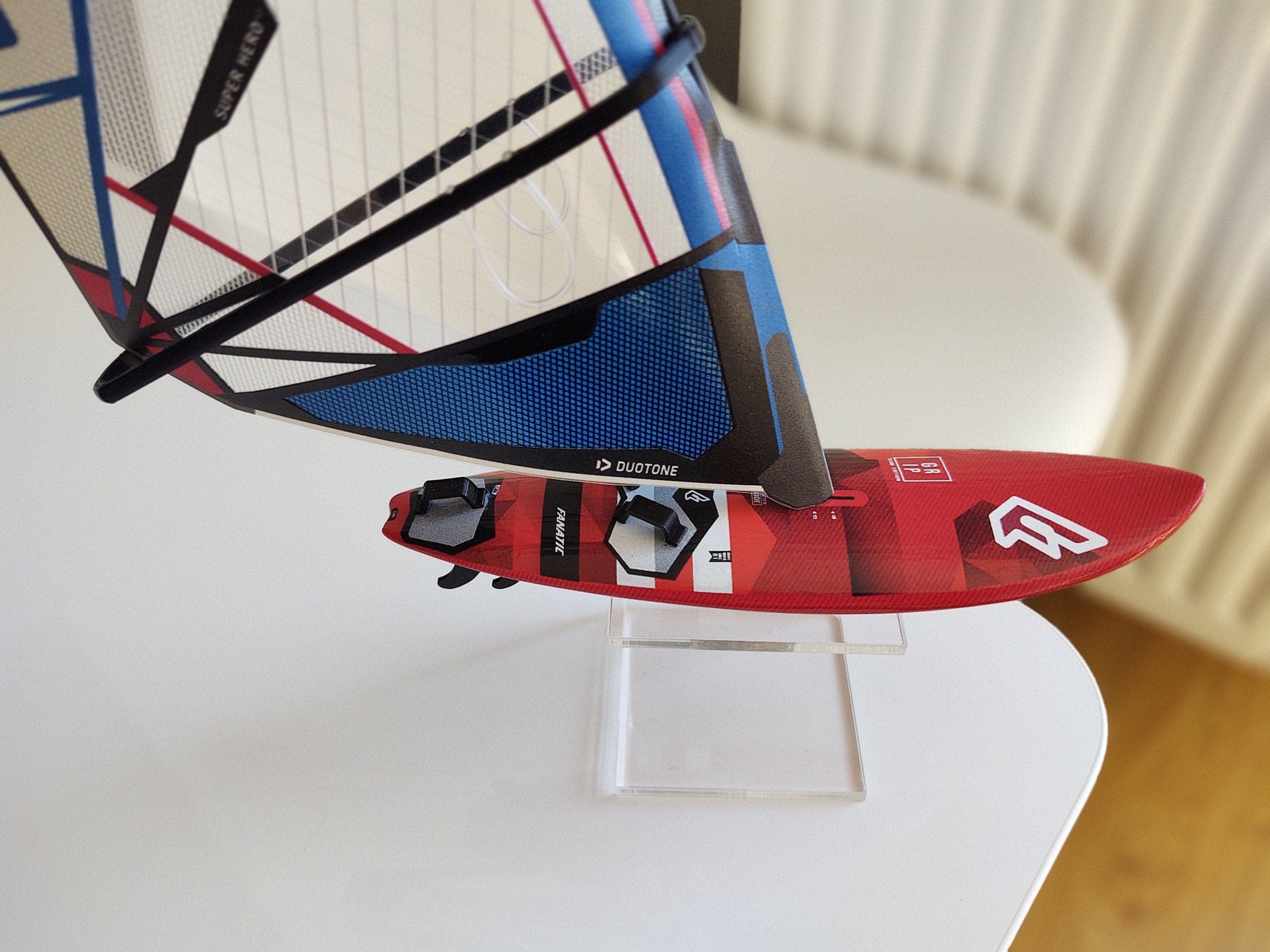 WindGiftModels Model Model Windsurfing Fanatic Grip Duotone SuperHero 2