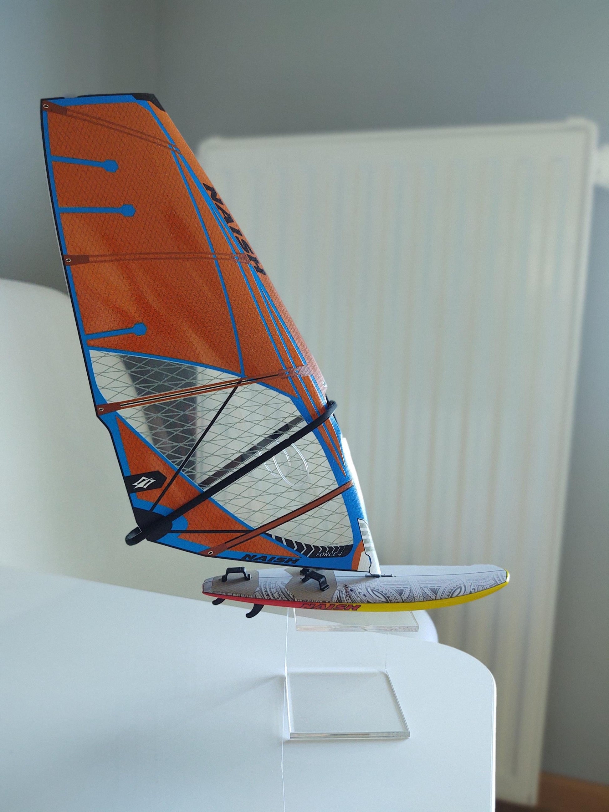 WindGiftModels Model Model Windsurfing Naish Assault 95L Naish Force 4 4.5 orange-blue