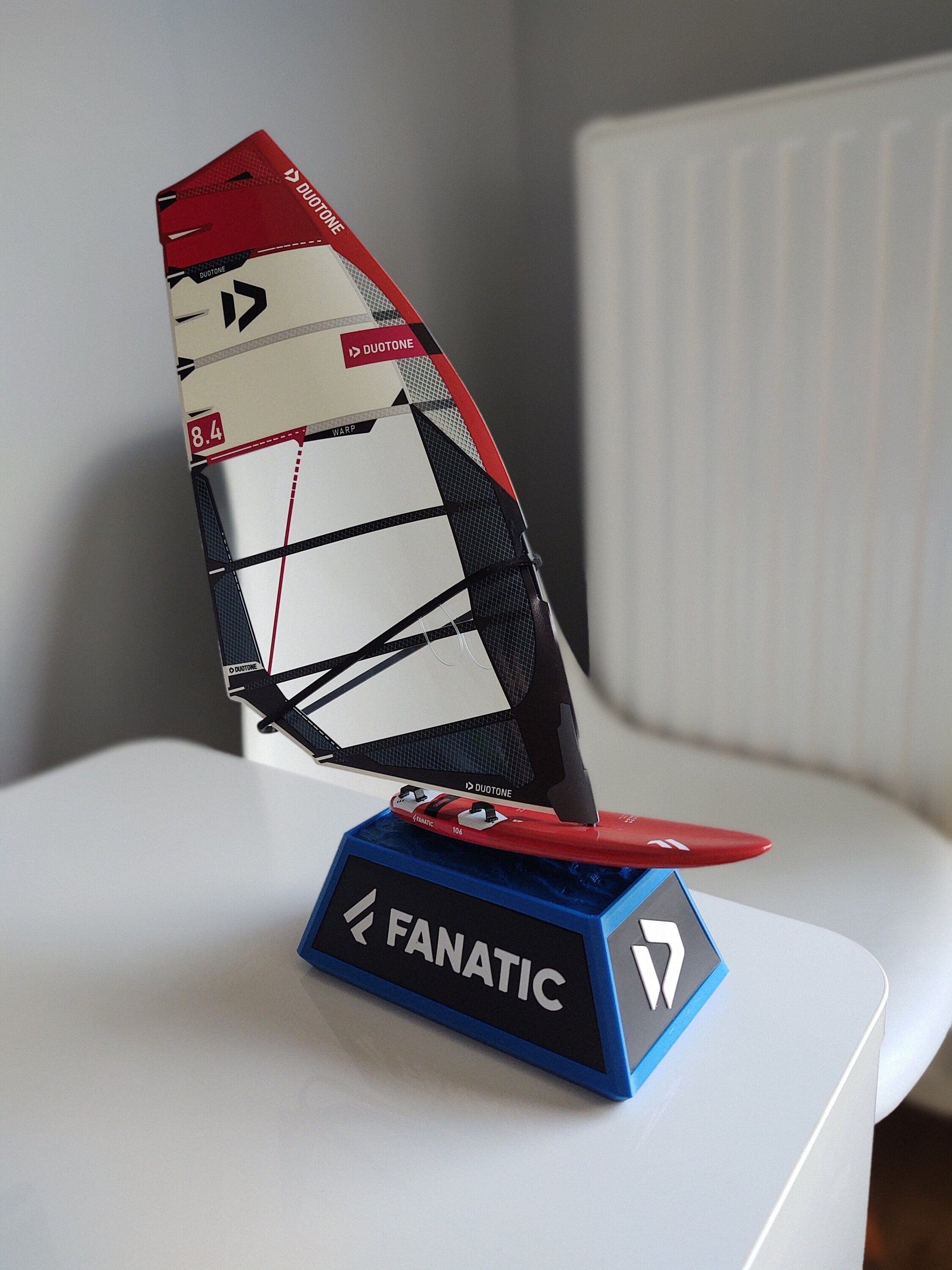 WindGiftModels Model Windsurfing model - Fanatic Falcon TE (2020) Duotone Warp - New Stand