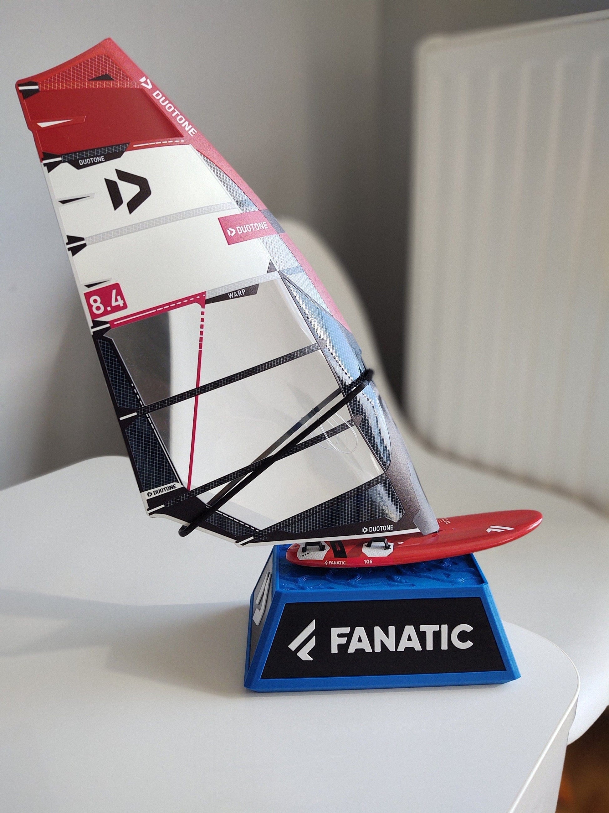 WindGiftModels Model Windsurfing model - Fanatic Falcon TE (2020) Duotone Warp - New Stand