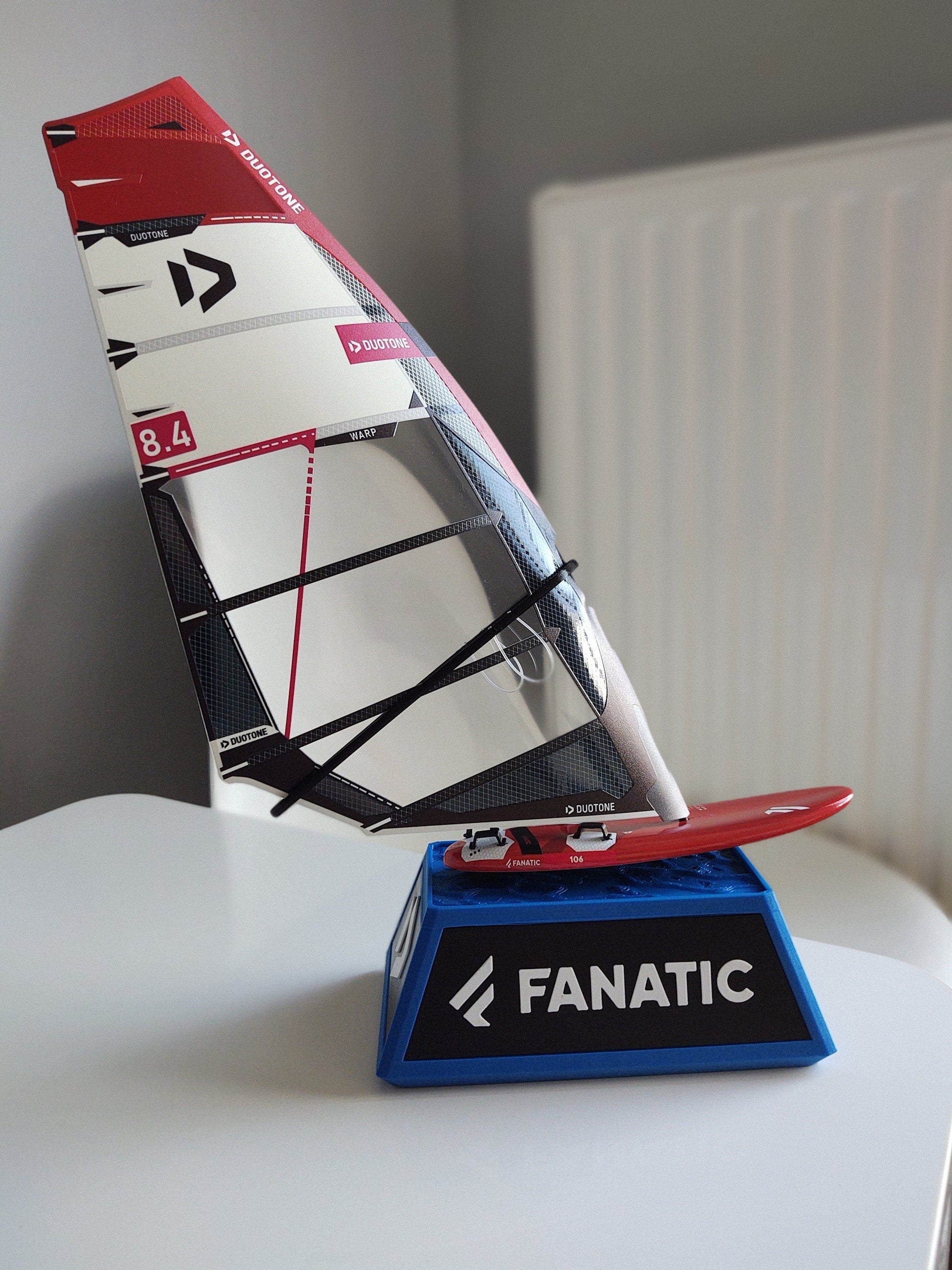 WindGiftModels Model Windsurfing model - Fanatic Falcon TE (2020) Duotone Warp - New Stand
