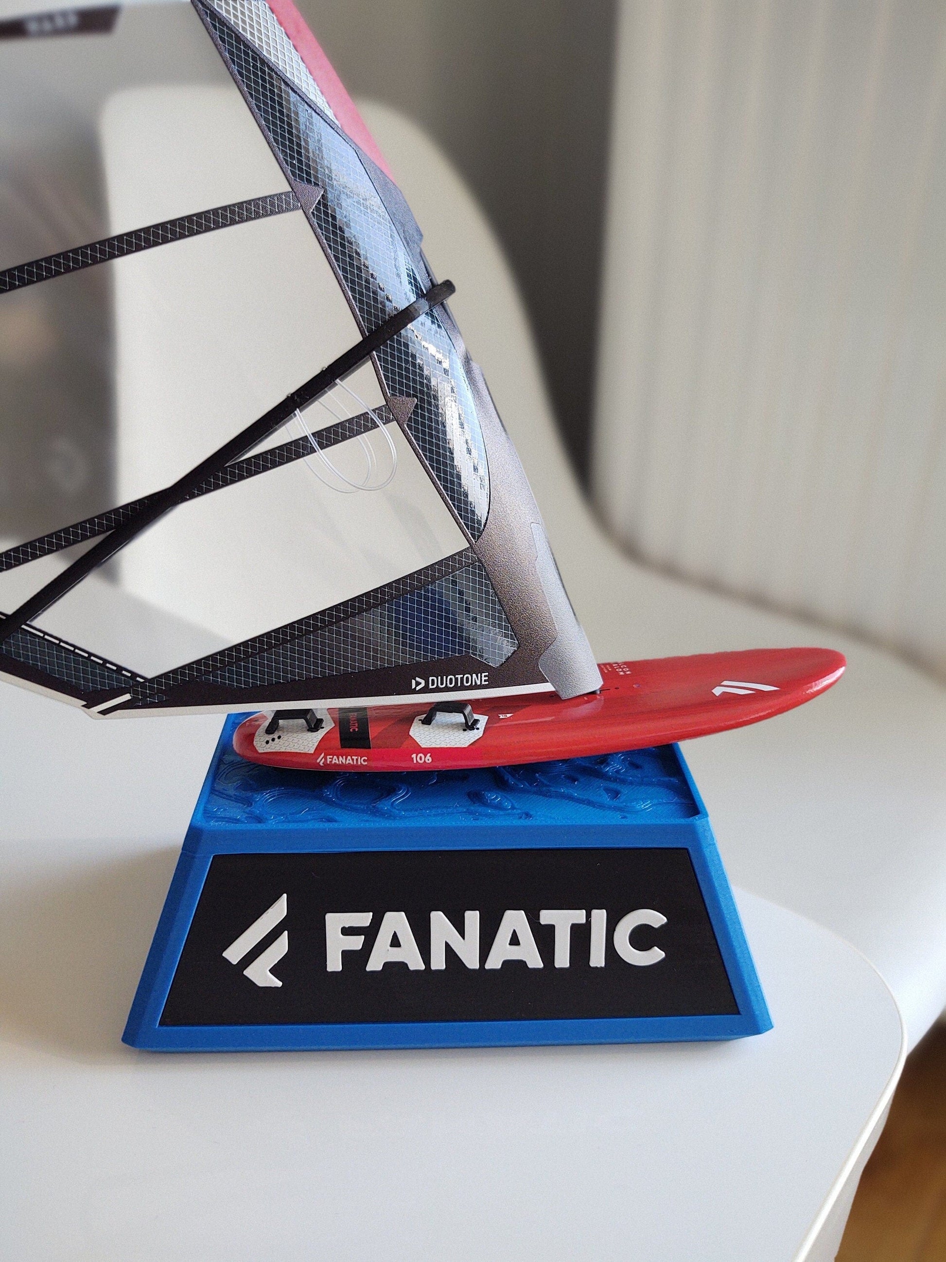 WindGiftModels Model Windsurfing model - Fanatic Falcon TE (2020) Duotone Warp - New Stand